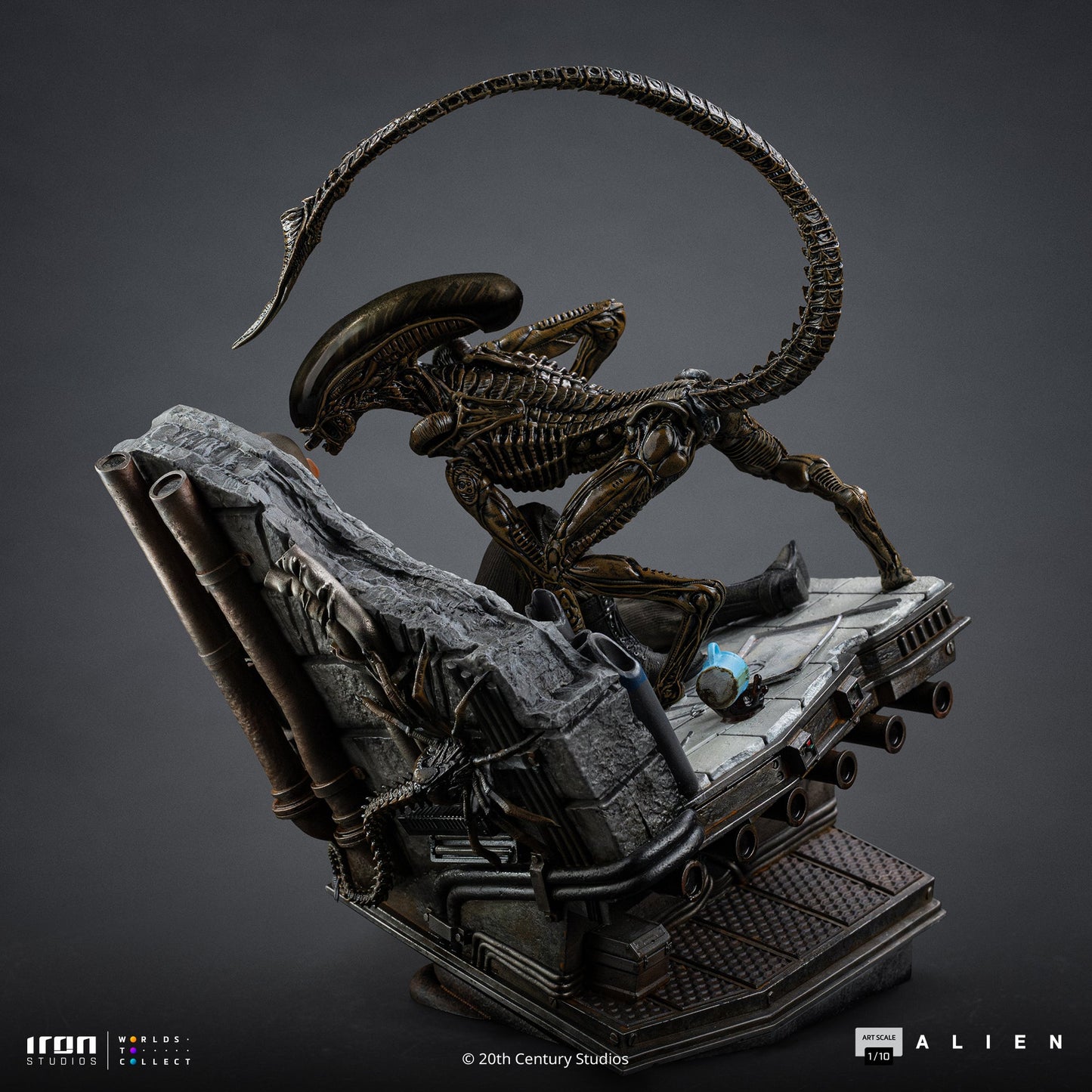 Pre-Order - Statue Ellen Ripley and Dog Alien - Alien 3 - Art Scale 1/10 - Iron Studios
